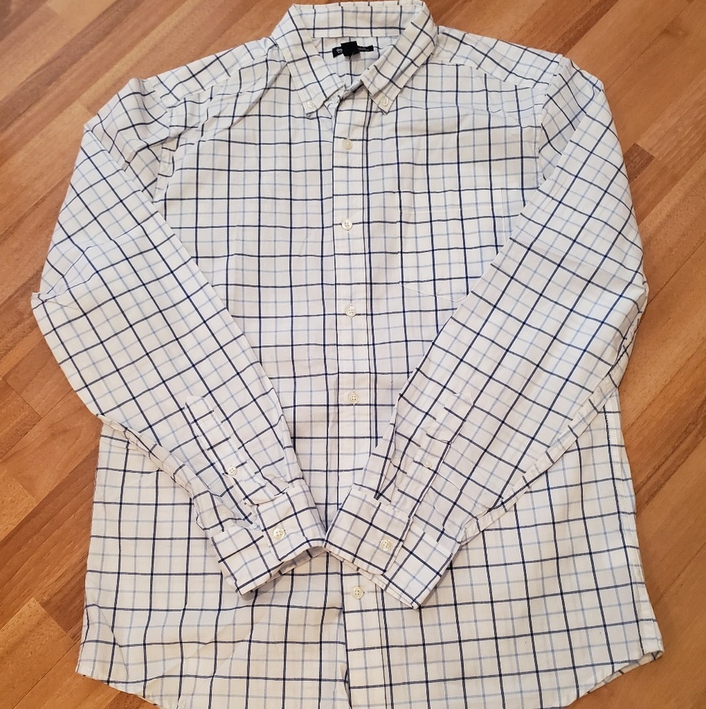Gap Checkered button shirt large